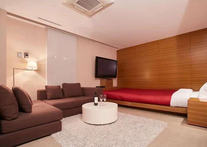 Hotel Tria Business & Boutique