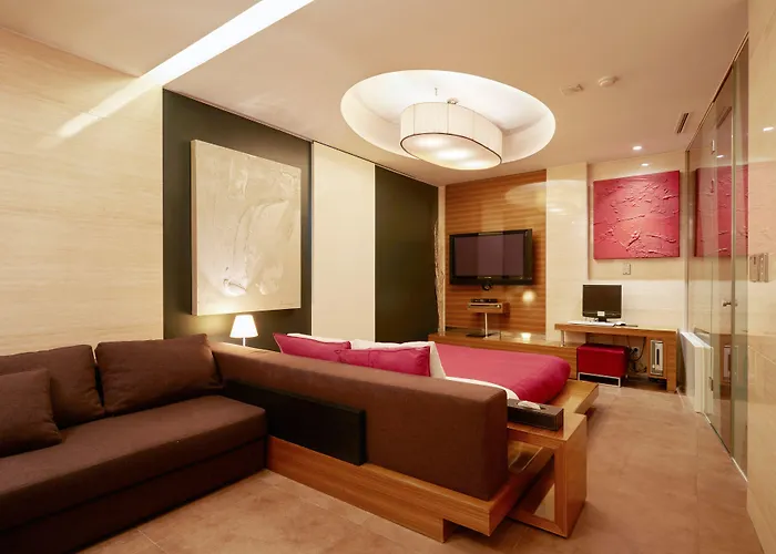 Tria Business & Boutique 3*