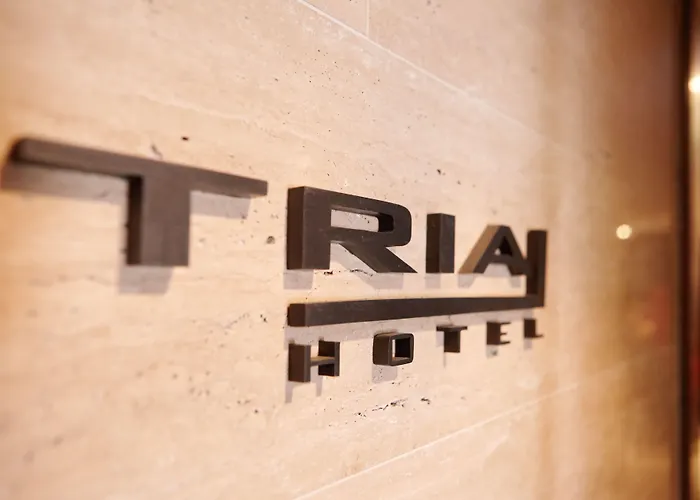 Tria Business & Boutique 3*