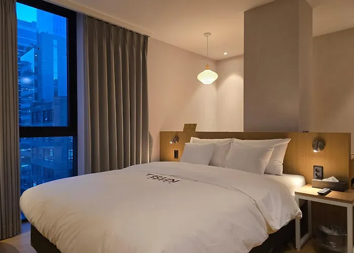 Tria Business & Boutique Hotel