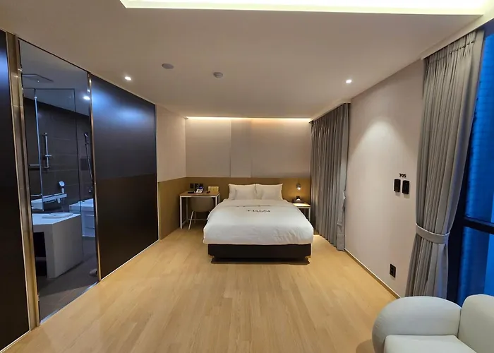 Hotel Tria Business & Boutique 3*