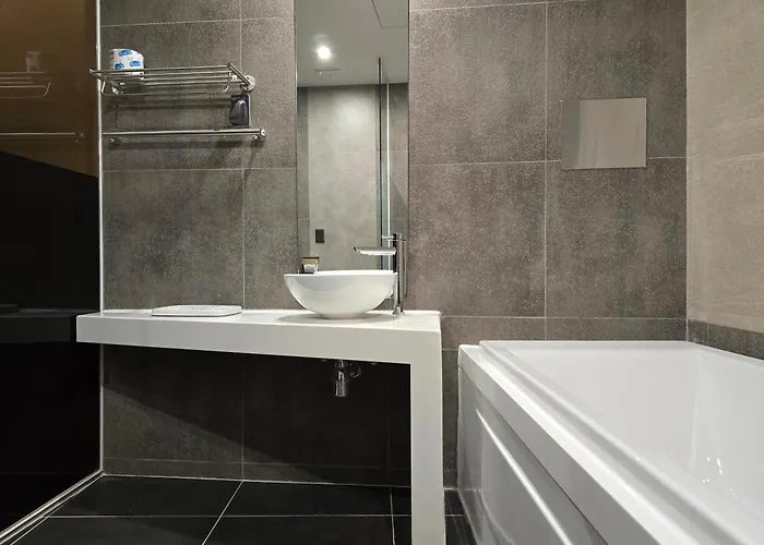 Tria Business & Boutique Hotel 3*