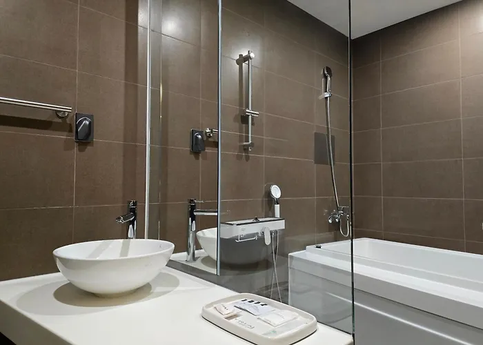 Tria Business & Boutique Hotel