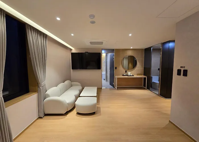 Hotel Tria Business & Boutique 3*