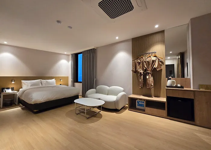 Hotel Tria Business & Boutique