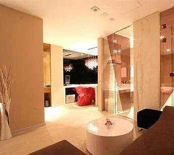 Hotel Tria Business & Boutique