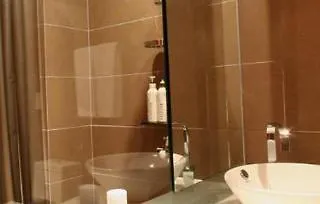 Tria Business & Boutique Hotel