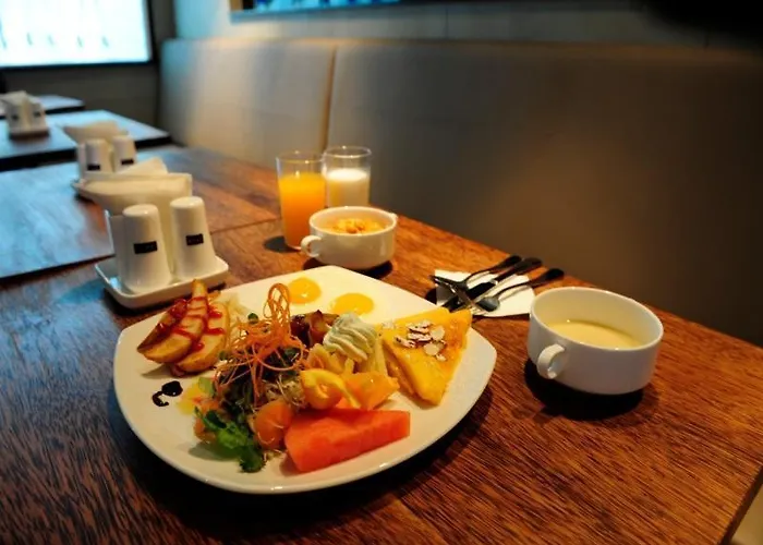 Tria Business & Boutique 3*