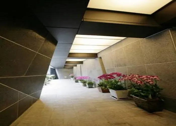 Tria Business & Boutique Hotel