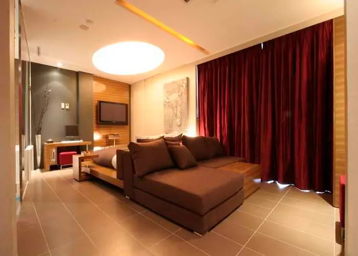 Hotel Tria Business & Boutique