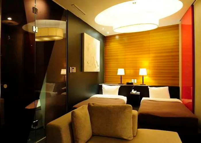 Tria Business & Boutique Hotel