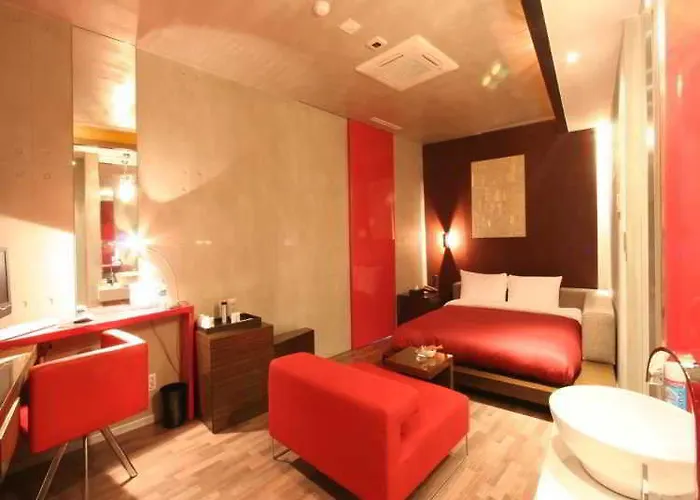 Tria Business & Boutique Hotel